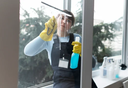 Nettoyage de vitres intérieures et extérieures à Glomel